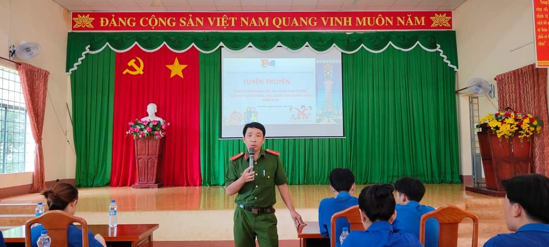 TUYÊN TRUYỀN PHÒNG CHỐNG MA TÚY BẠO LỰC HỌC ĐƯỜNG VÀ AN TOÀN GIAO THÔNG CHO  ĐOÀN VIÊN THANH NIÊN