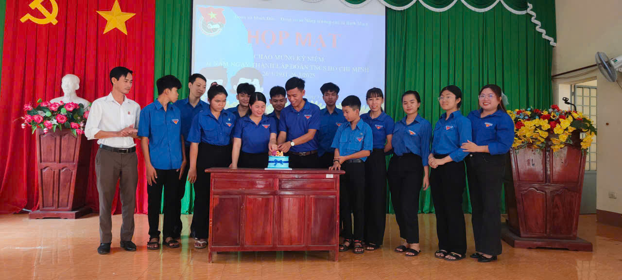 Đc Mai Ngọc Thoan,  PBTTT Đảng ủy dự Hợp mặt kỷ niệm 94 năm Ngày thành lập Đoàn Thanh niên Cộng sản Hồ Chí Minh